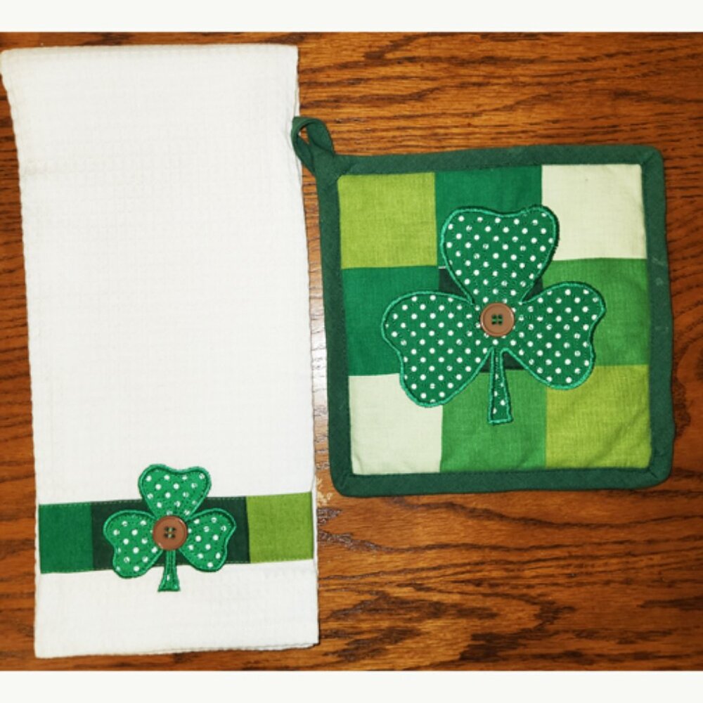 NEW 1 GREEN & WHITE STANDARD ST. PATRICK'S DAY THEME KITCHEN TOWEL AND 1 HOTPAD
